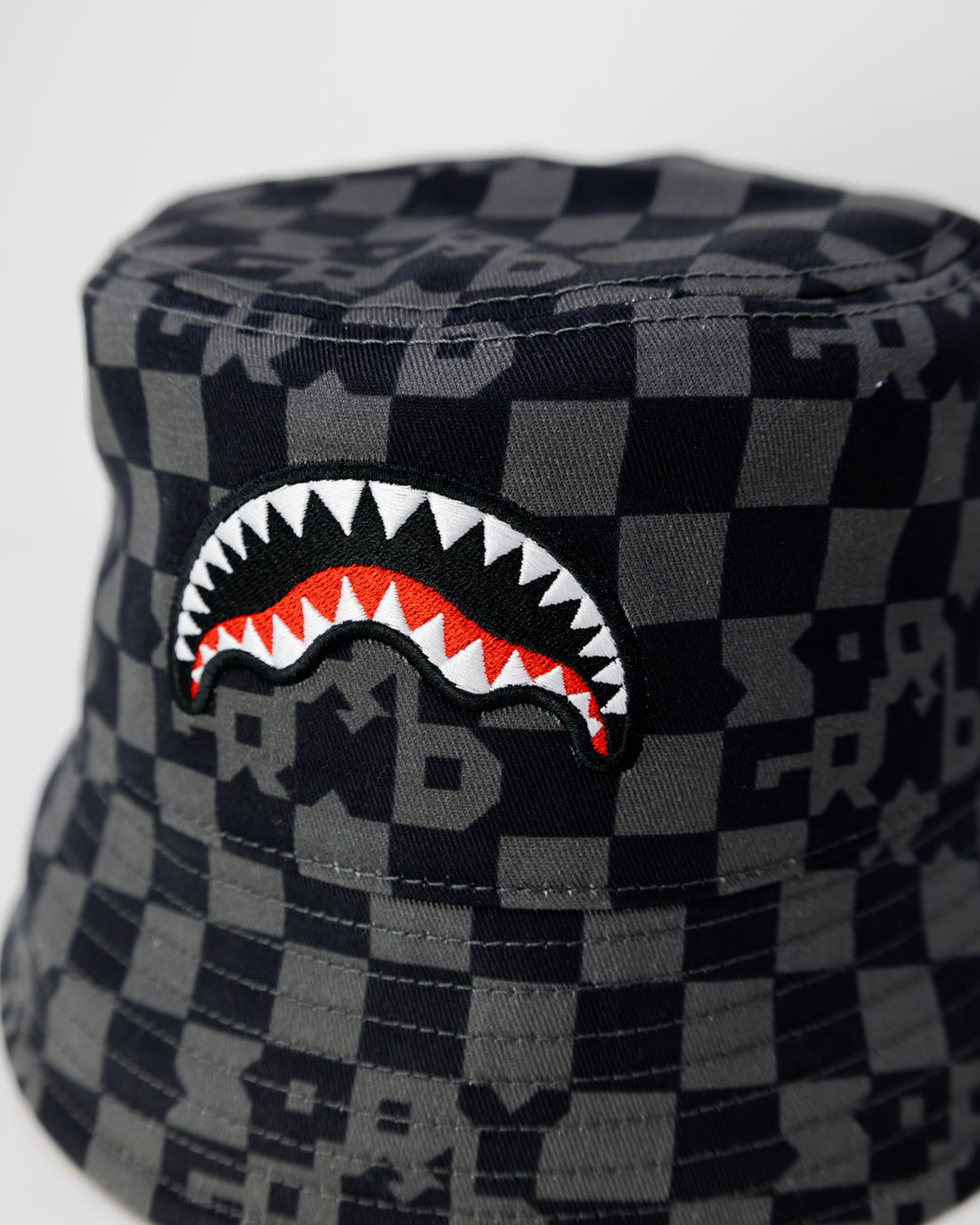 SPRAYGROUND GREY CHECK BUCKET CAP