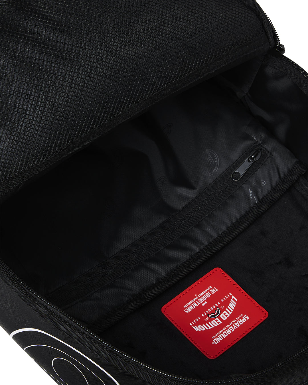 SHARK CENTRAL BLACK OUTLINE DLXSV BACKPACK