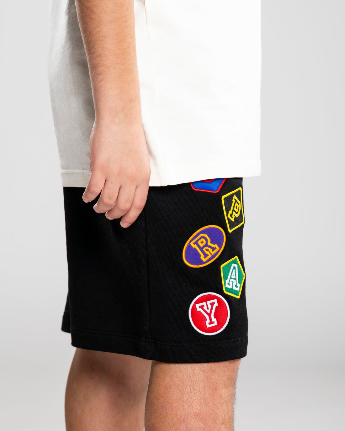 BASIC NO BASIC SHORTS