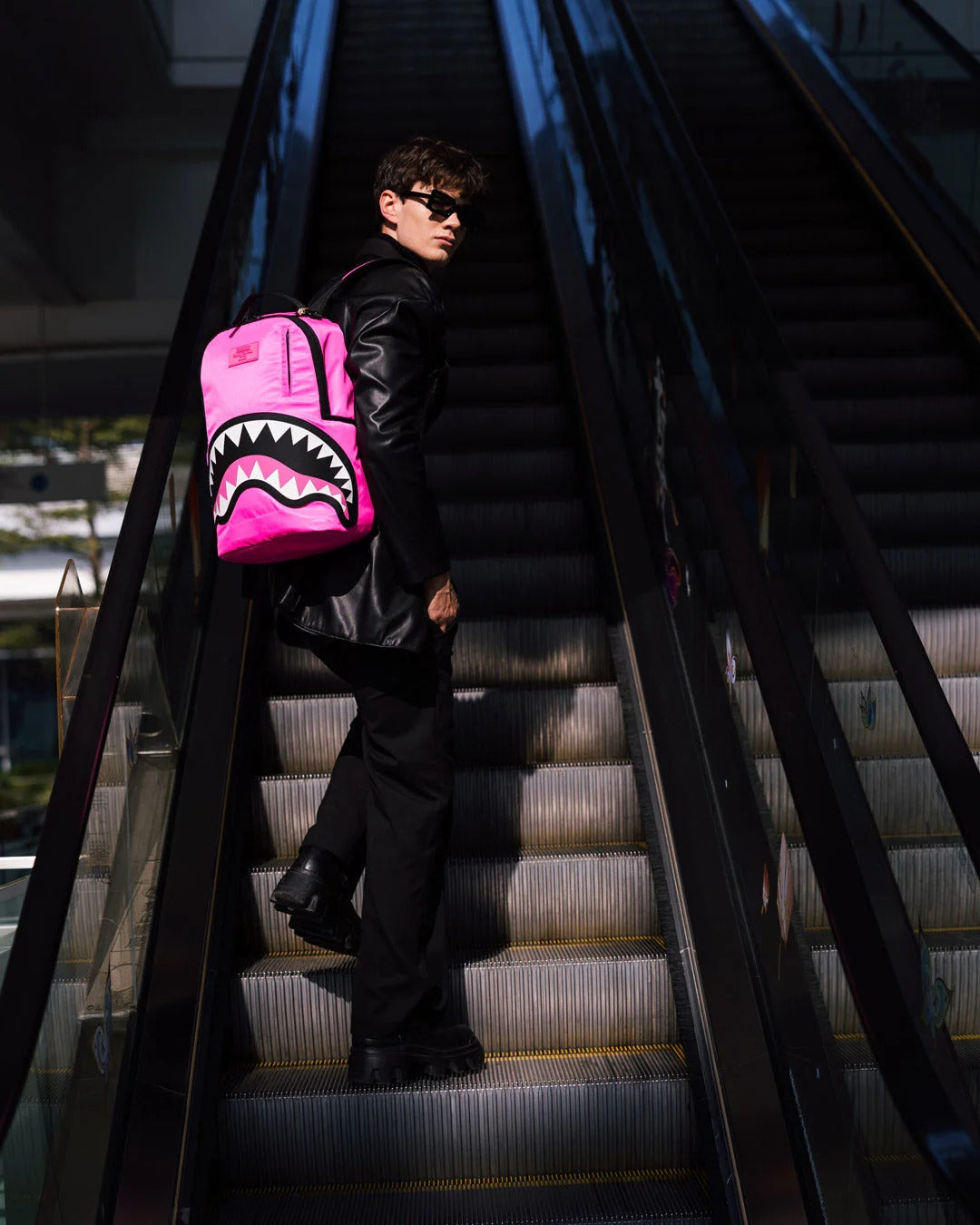 SHARK CENTRAL NYLON HOT PINK
