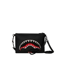 FLY KNIT MOUTH CROSSOVER CLUTCH