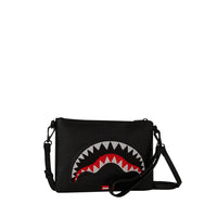 FLY KNIT MOUTH CROSSOVER CLUTCH