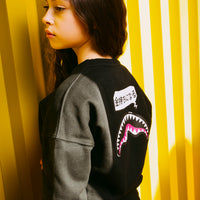 SHARK IN JAPAN OVER CREWNECK BLACK