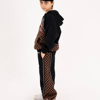 CHECKERED CONTRAST OVER PANTS