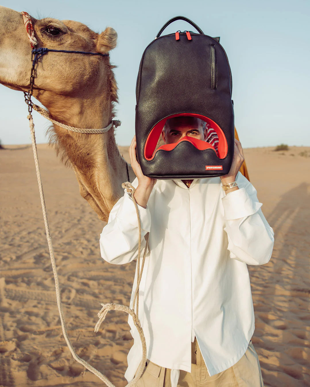 SHARK SHAPE THRU BACKPACK