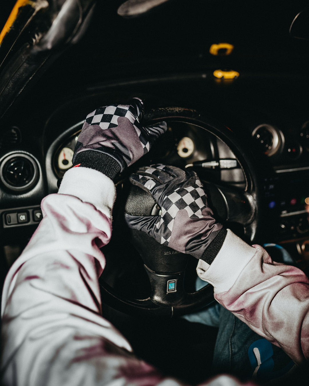 3AM NEVER SLEEP GLOVES LARGE 9100G083NSZ