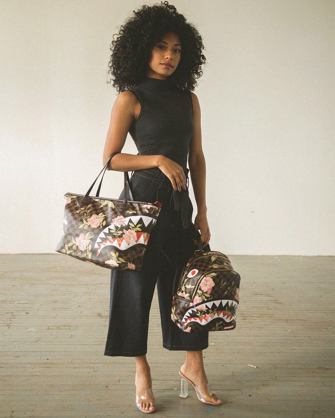 SHARK FLOWER TOTE