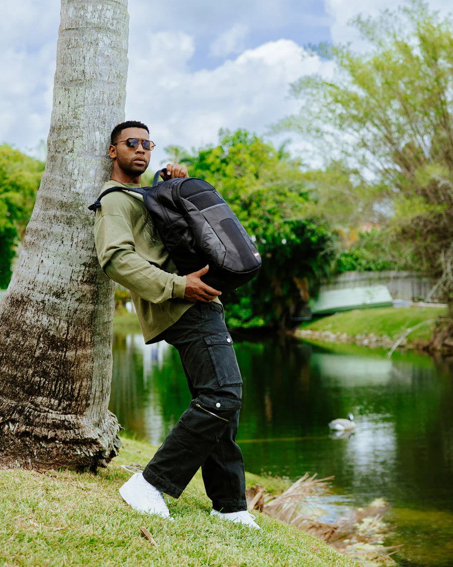 Sprayground  THE NOMAD BACKPACK