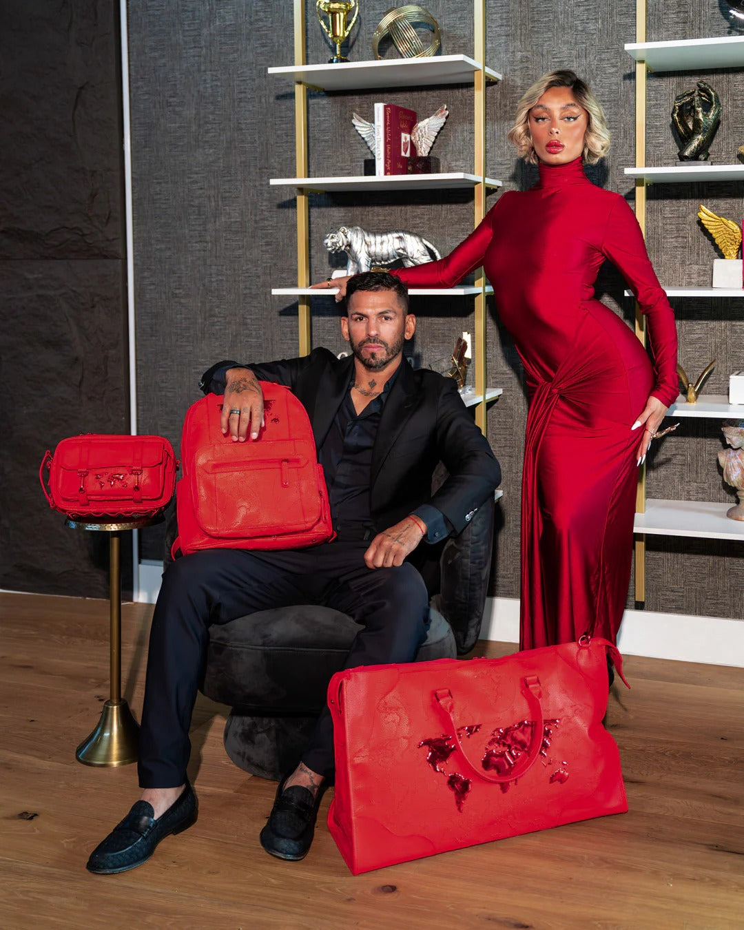 JAMES GLOBAL RED CROSSBODY