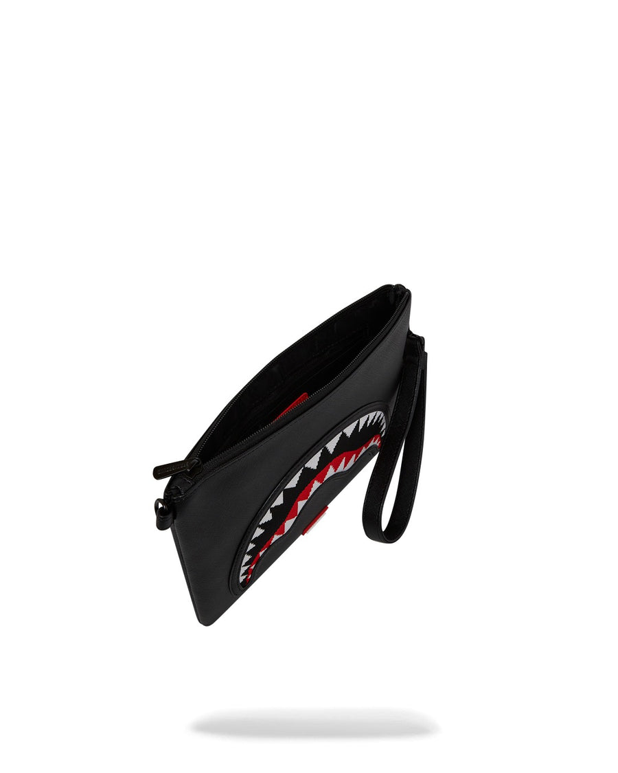 FLY KNIT MOUTH CROSSOVER CLUTCH