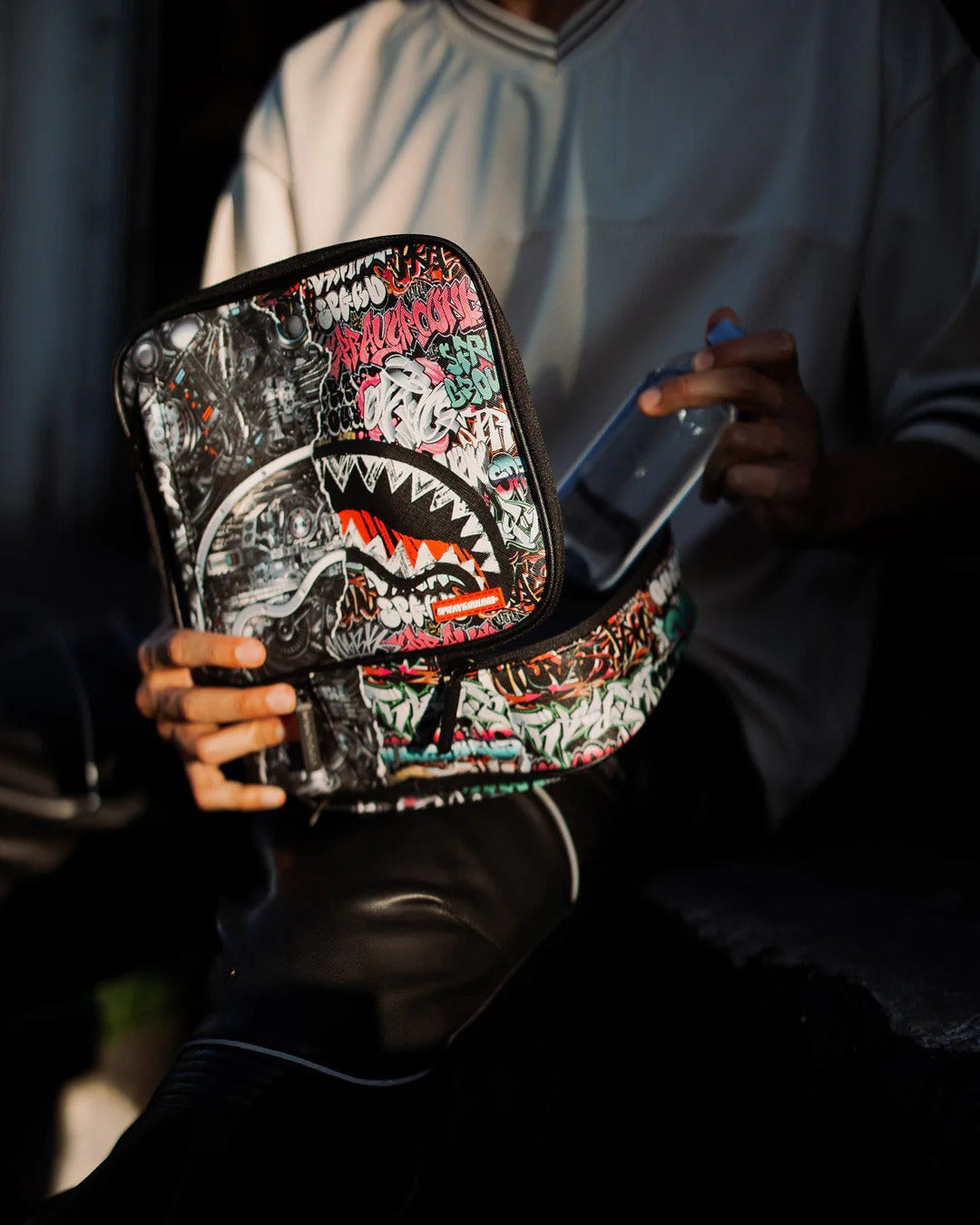 SPLIT CYBERSHARK LUNCHBOX