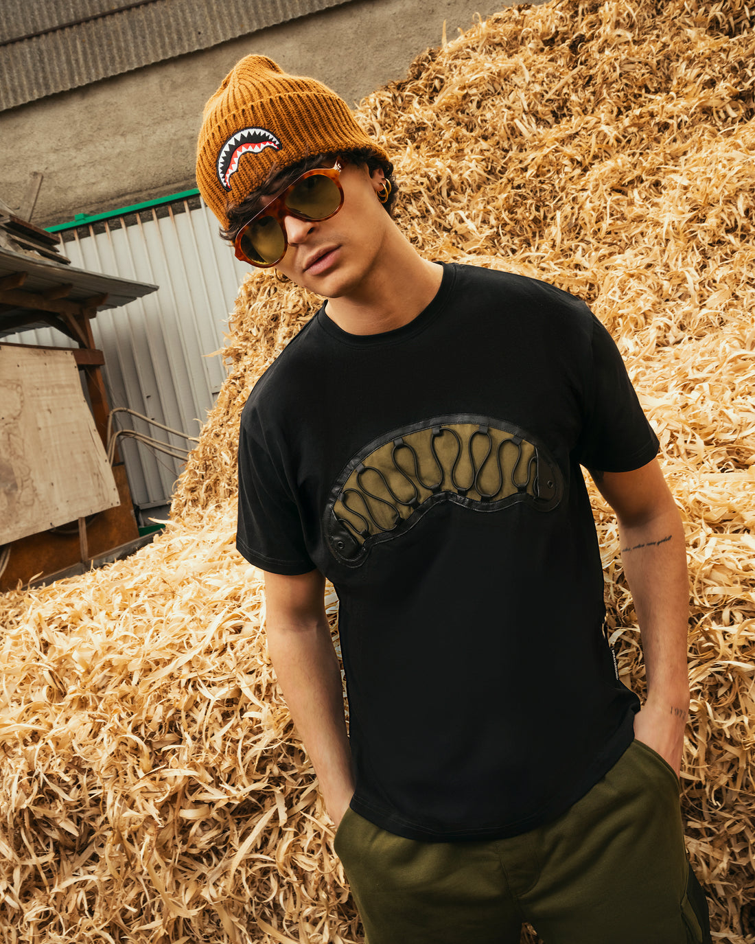 UNLEASH THE SHARK REGULAR T-SHIRT