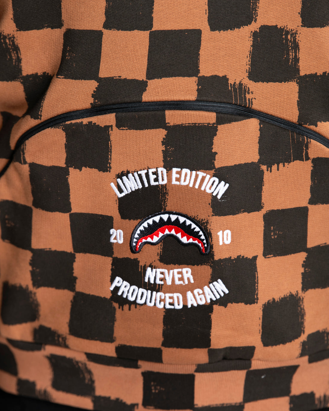 SPECIAL POCKET CREWNECK