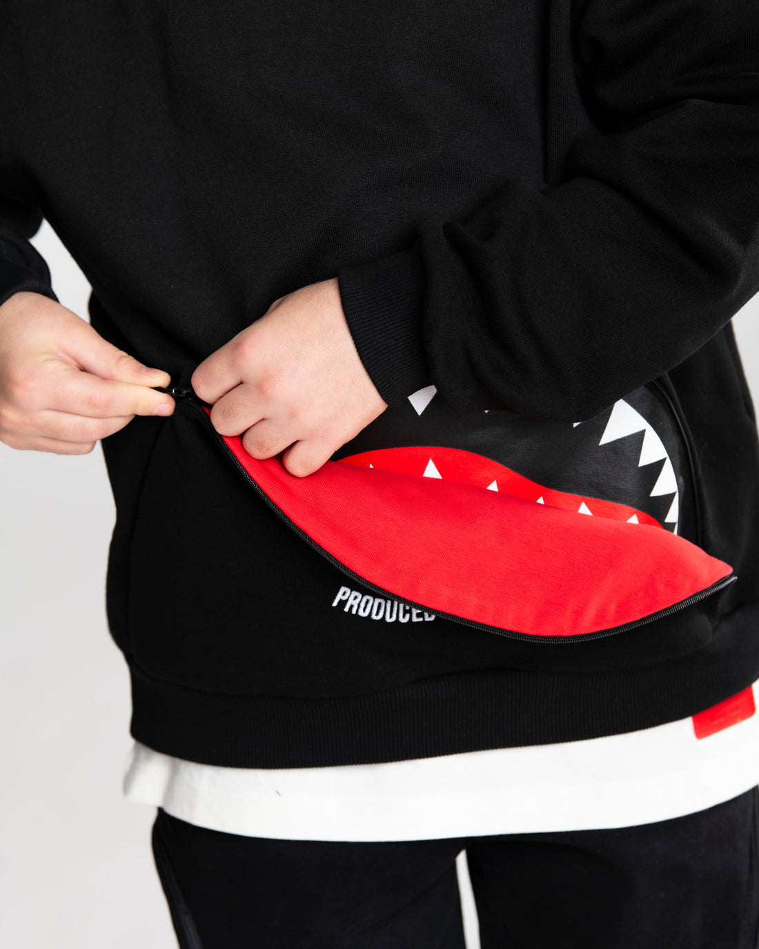SPECIAL POCKET CREWNECK