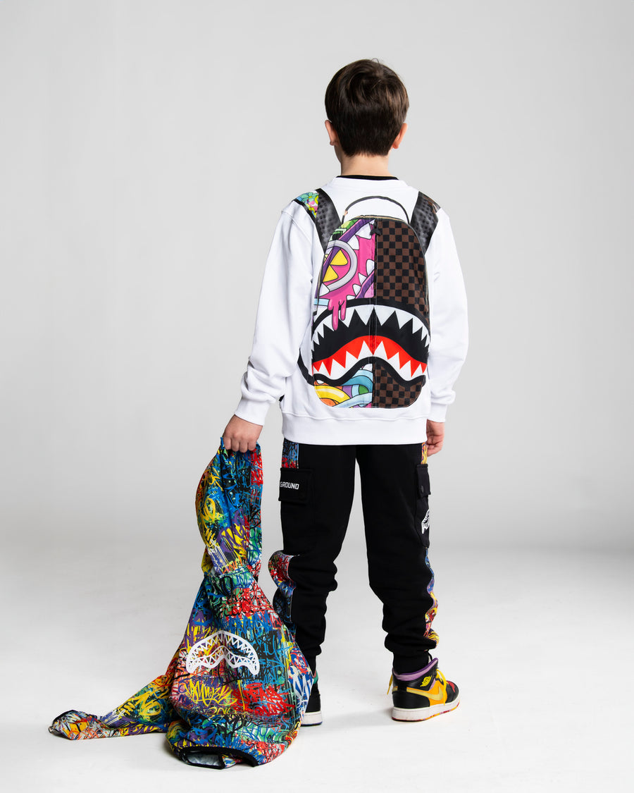 LES BACKPACK IN THE CREWNECK