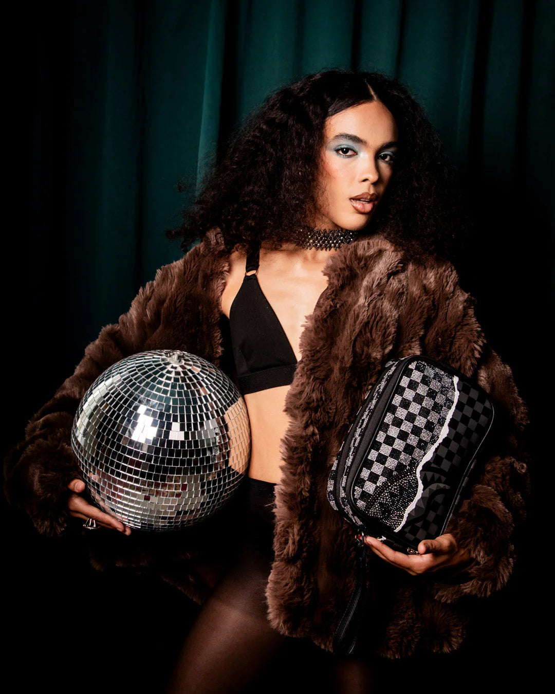 GOLD DIAMOND TEAR TOILETRY BAG