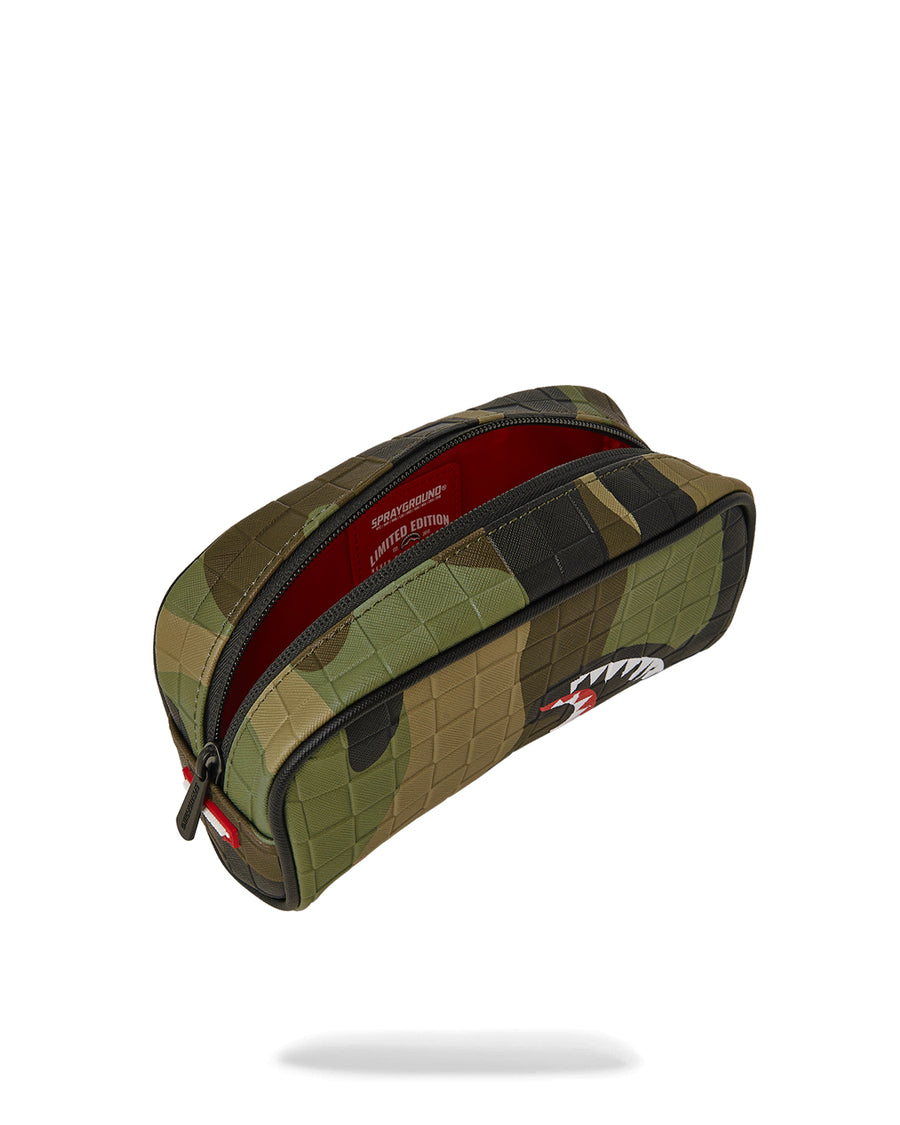 WOODLAND CAMO CHECK POUCH