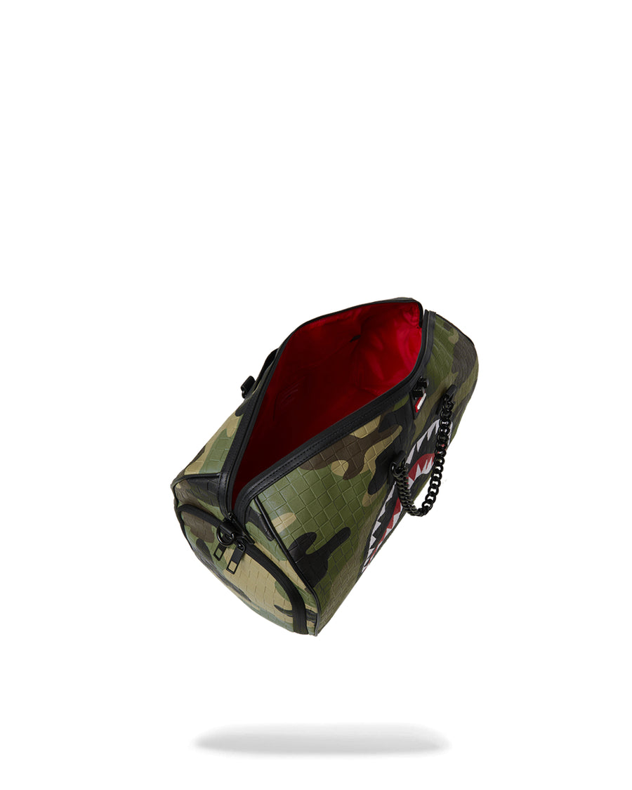 WOODLAND CAMO CHECK CHAIN DUFFLE