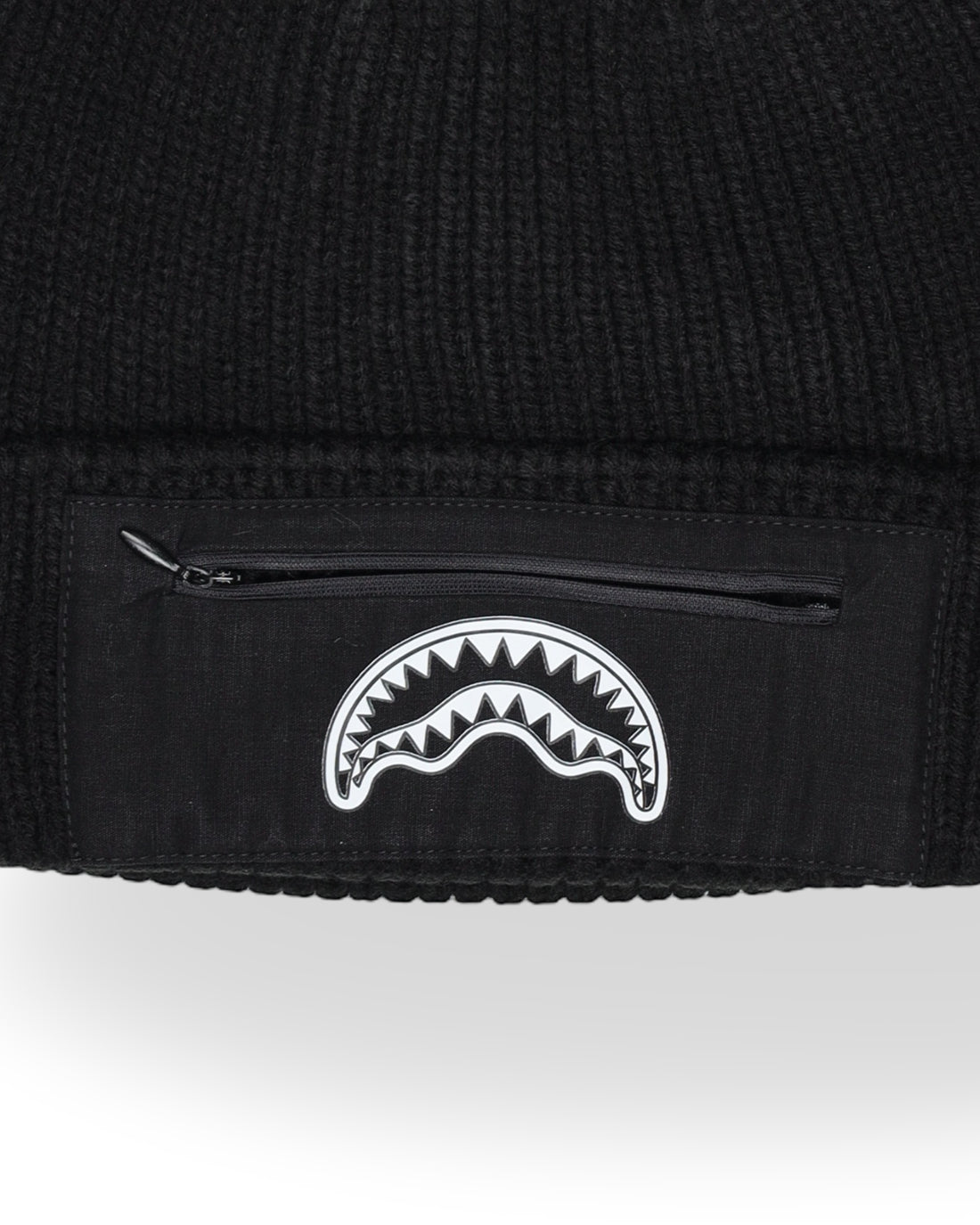 BLACK POCKET BEANIE