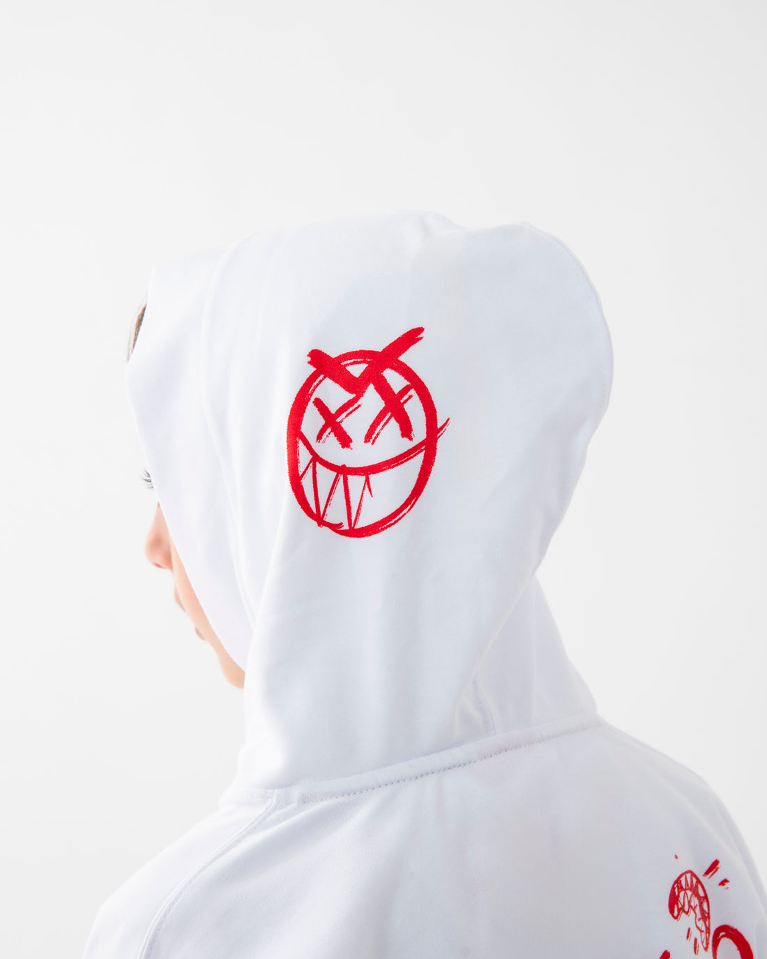 VANDAL DIABLO BEAR WHITE OVER HOODIE