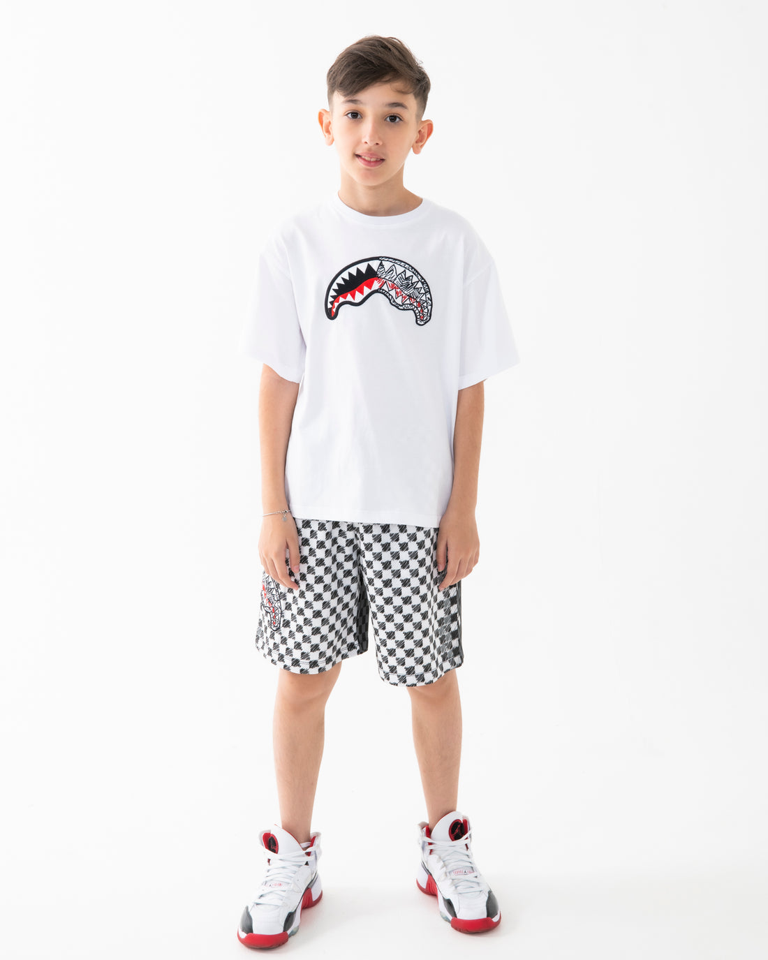 SKETCH SHARK WHITE OVER T-SHIRT