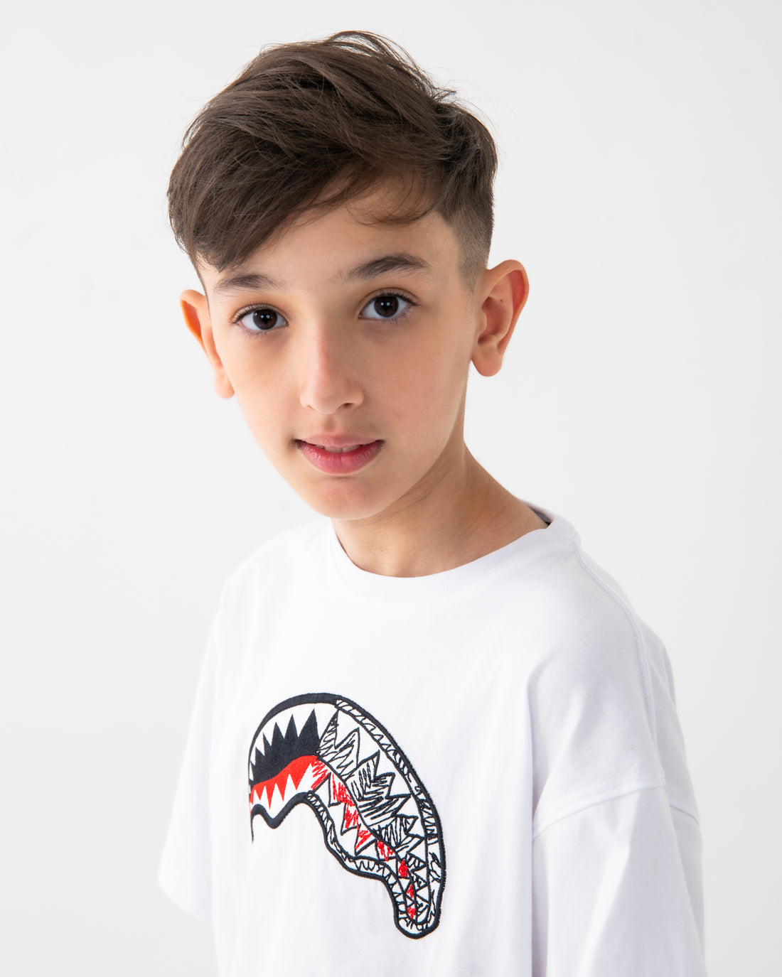 SKETCH SHARK WHITE OVER T-SHIRT