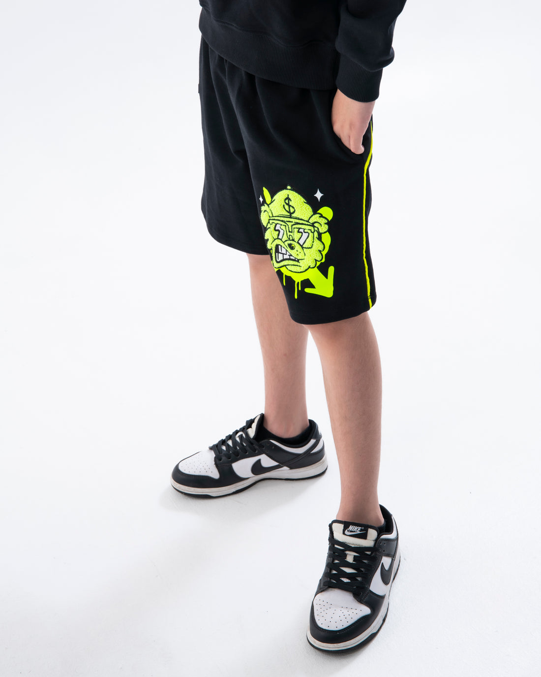 GRAFFITI BEAR SHORTS BLK
