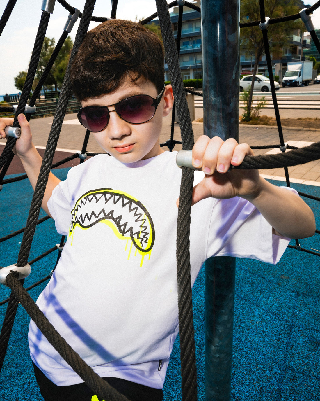 GRAFFITI BEAR OVER T-SHIRT WHT