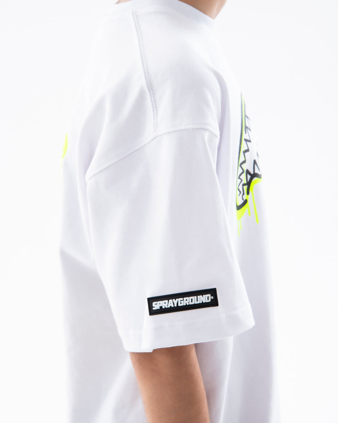 GRAFFITI BEAR OVER T-SHIRT WHT