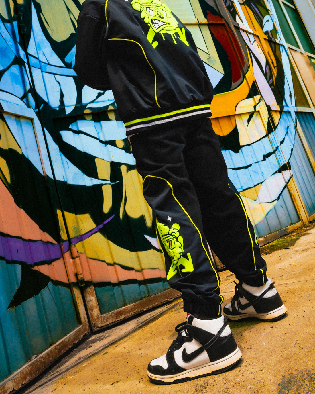 GRAFFITI BEAR BAGGY PANTS BLK