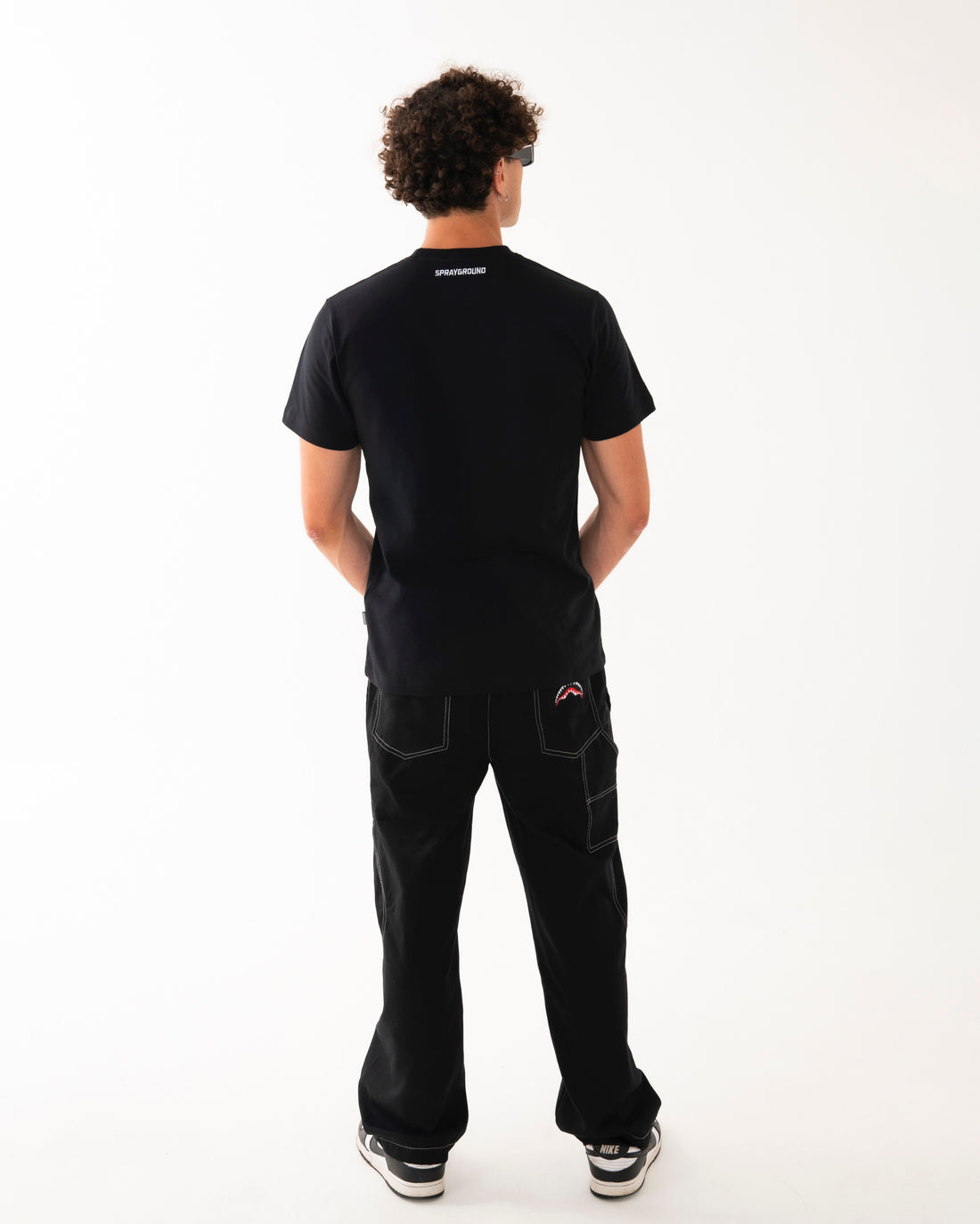 SCRIBBLE EMBROIDERY SHARK REG T-SHIRT BLK