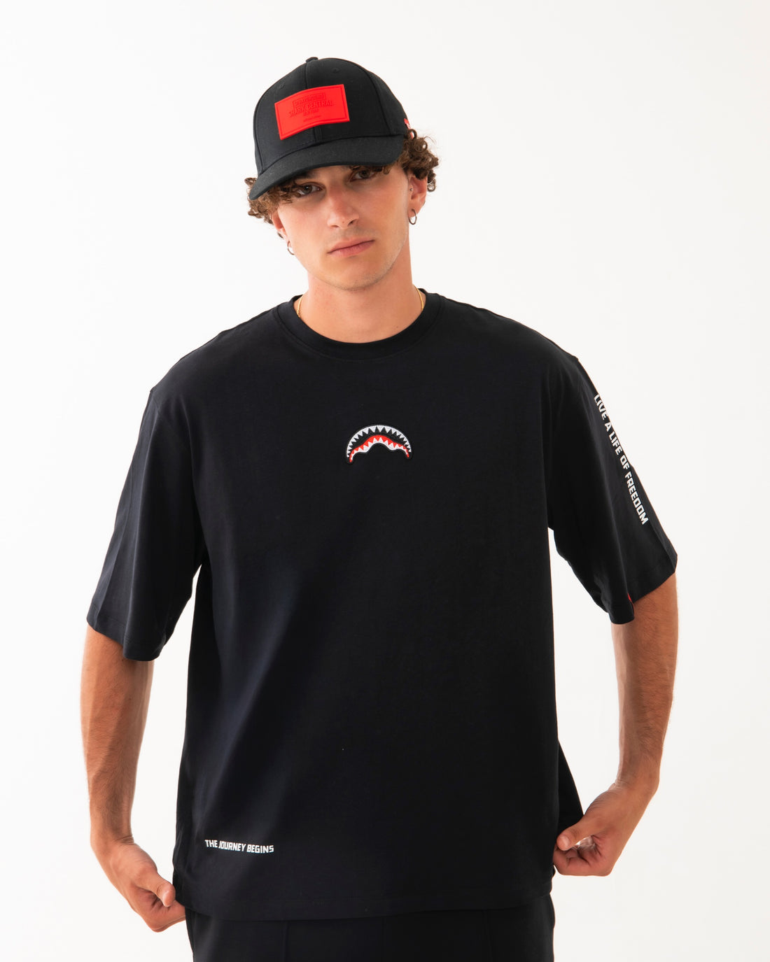 BE A SHARK BOXY T-SHIRT  BLK