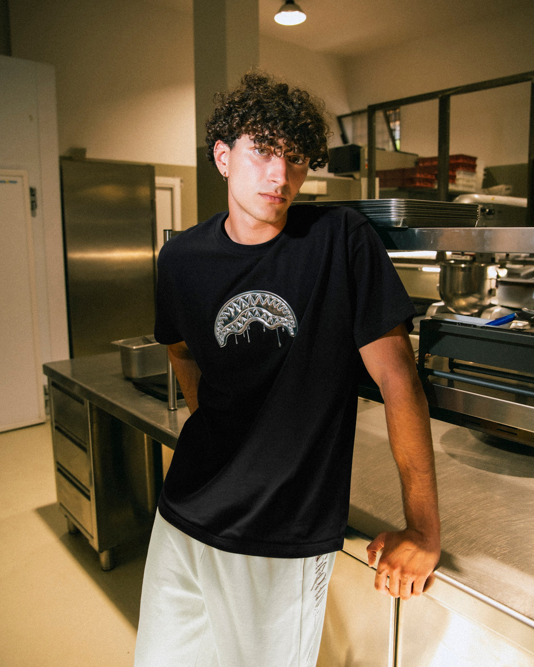 MELTED IRON NEW REGULAR T-SHIRT BLK