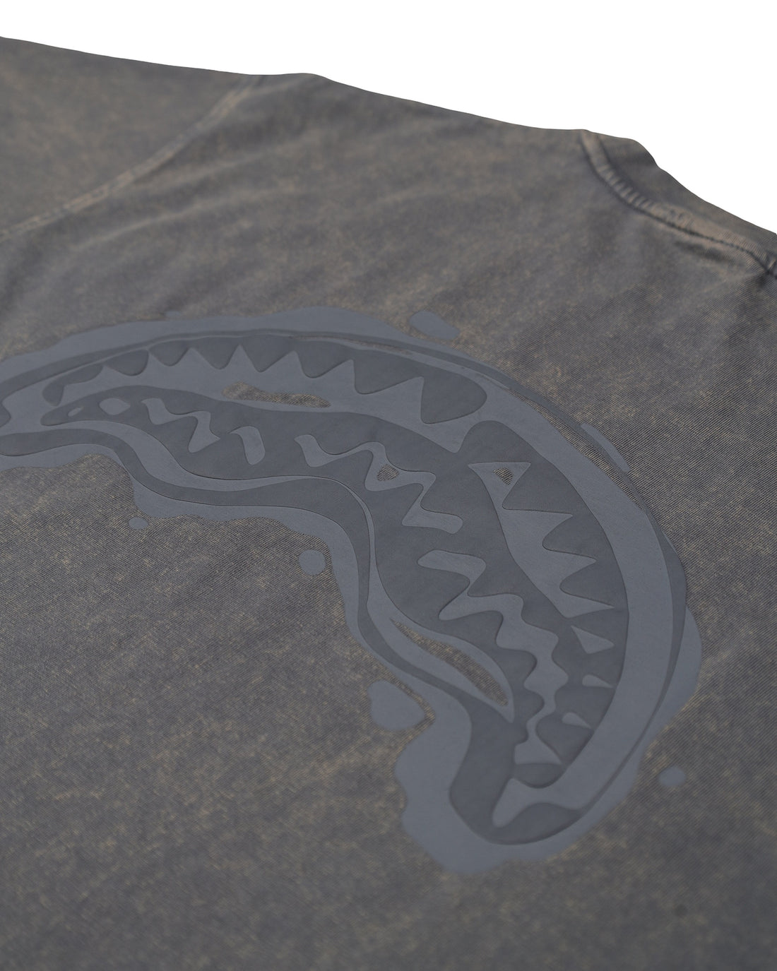 STONE WASHED MELTED SHARK REG T-SHIRT GREY