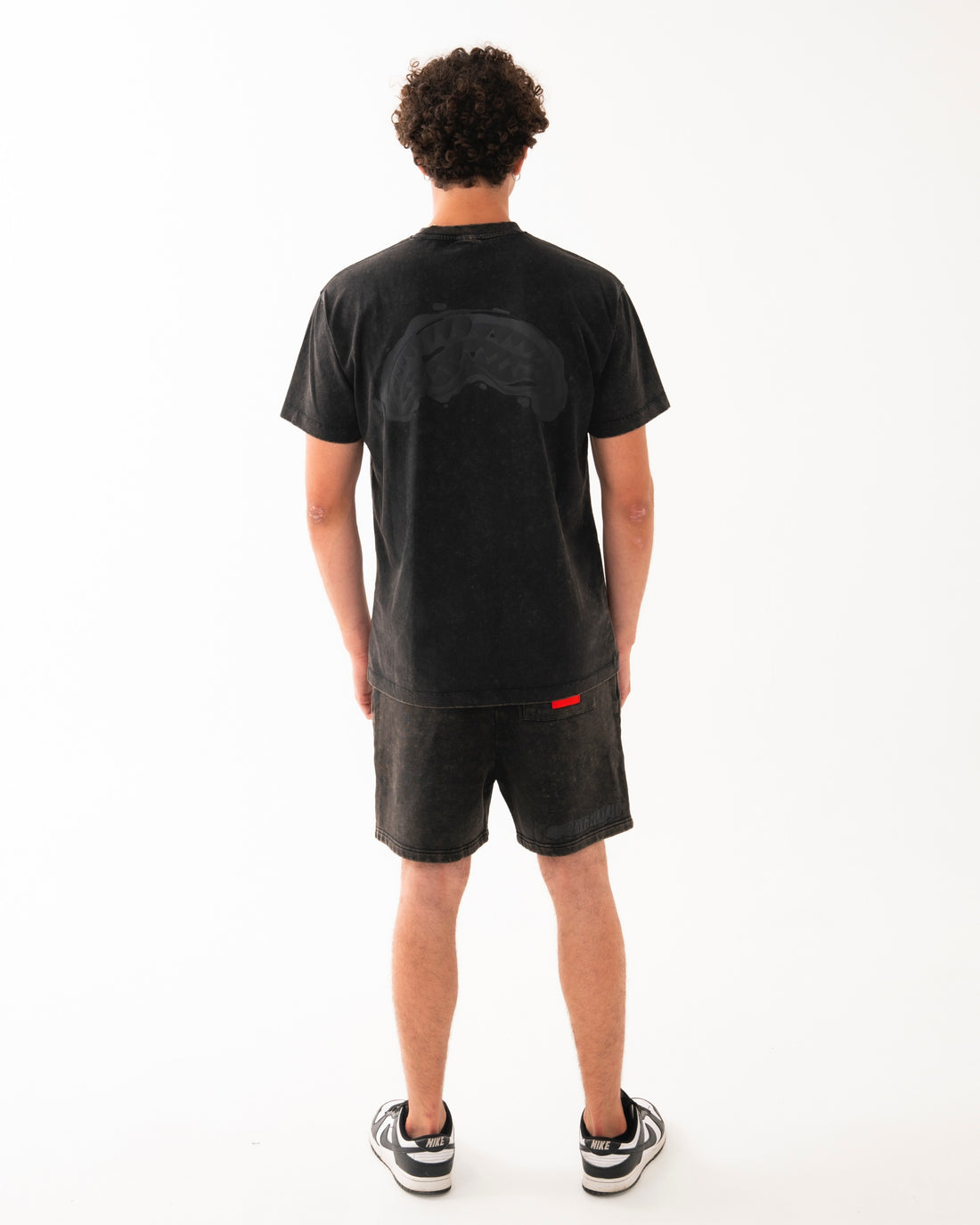 STONE WASHED MELTED SHARK SHORTS BLK