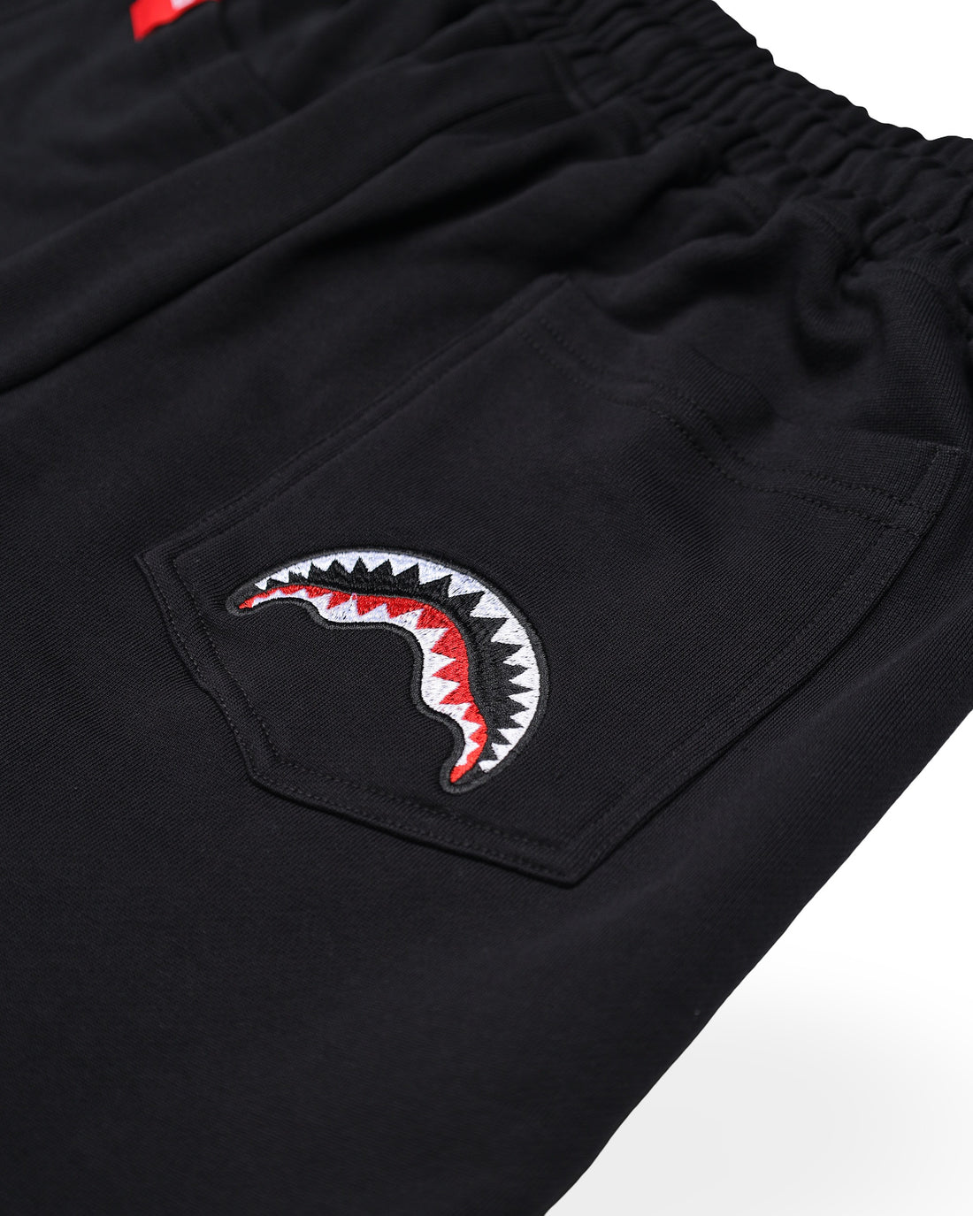 BE A SHARK COMFY SHORTS BLACK