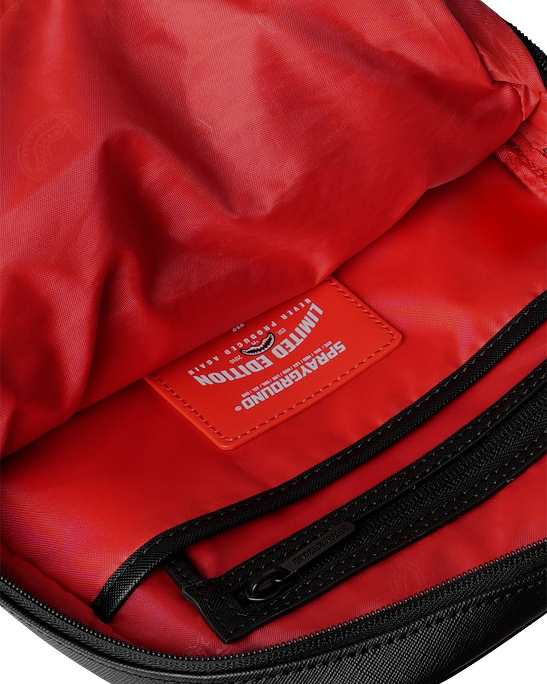 DISAPPEARING SHARK SAVAGE BACKPACK