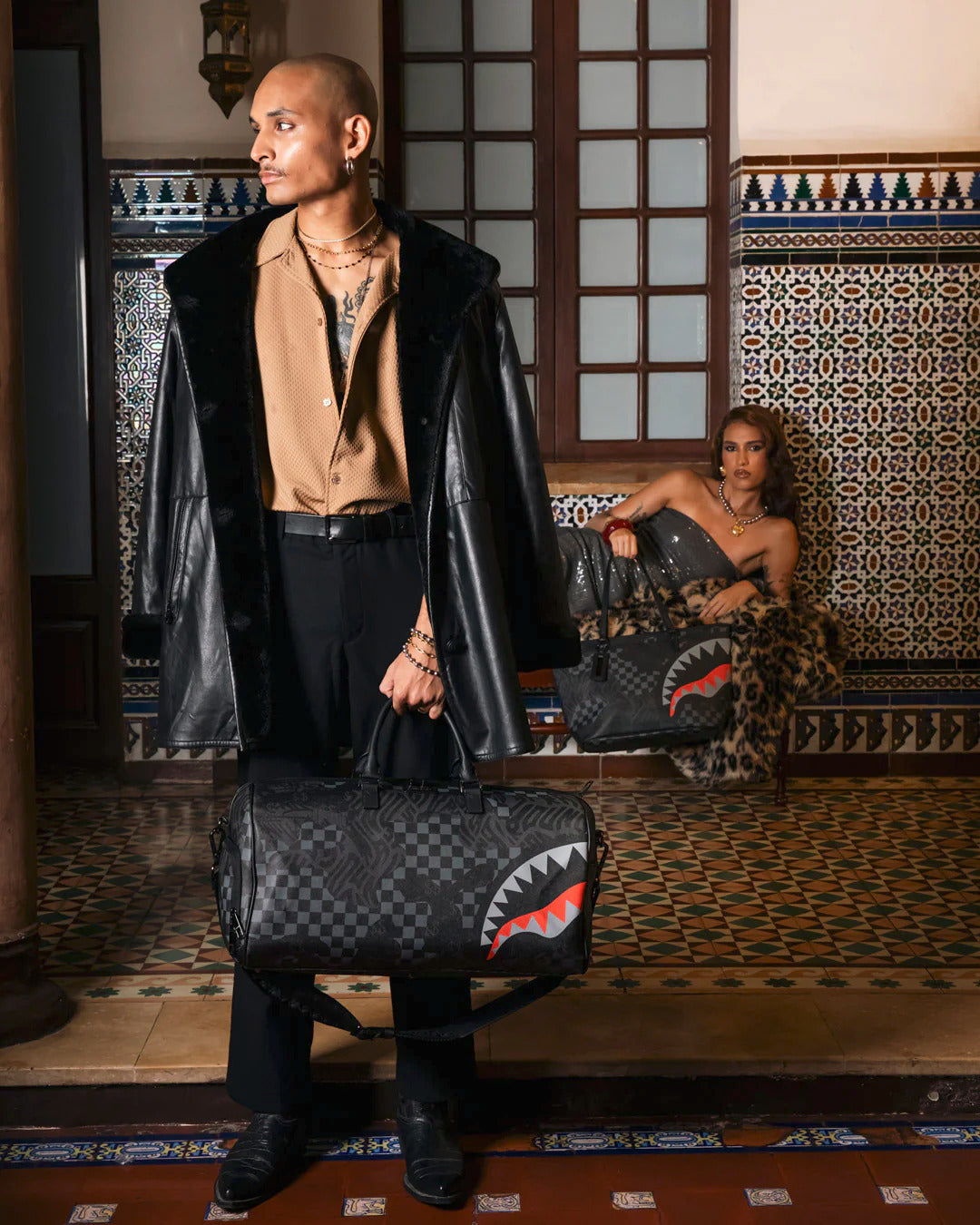 4AM RED SHARK DUFFLE