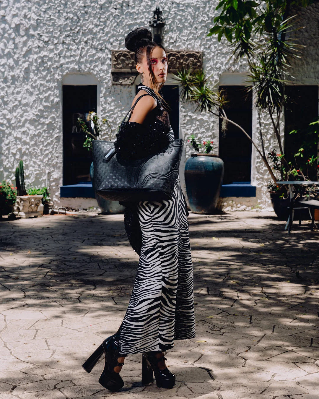 RAISED CHECK TOTE
