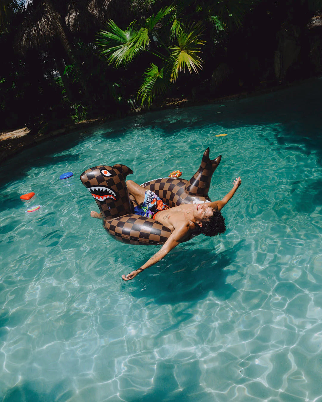 SHARK FLOATY
