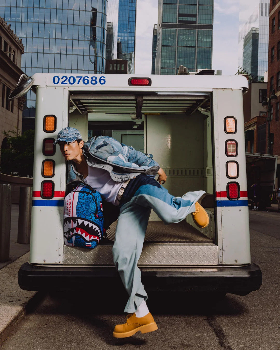 USPS PRIORITY PACKAGE BACKPACK