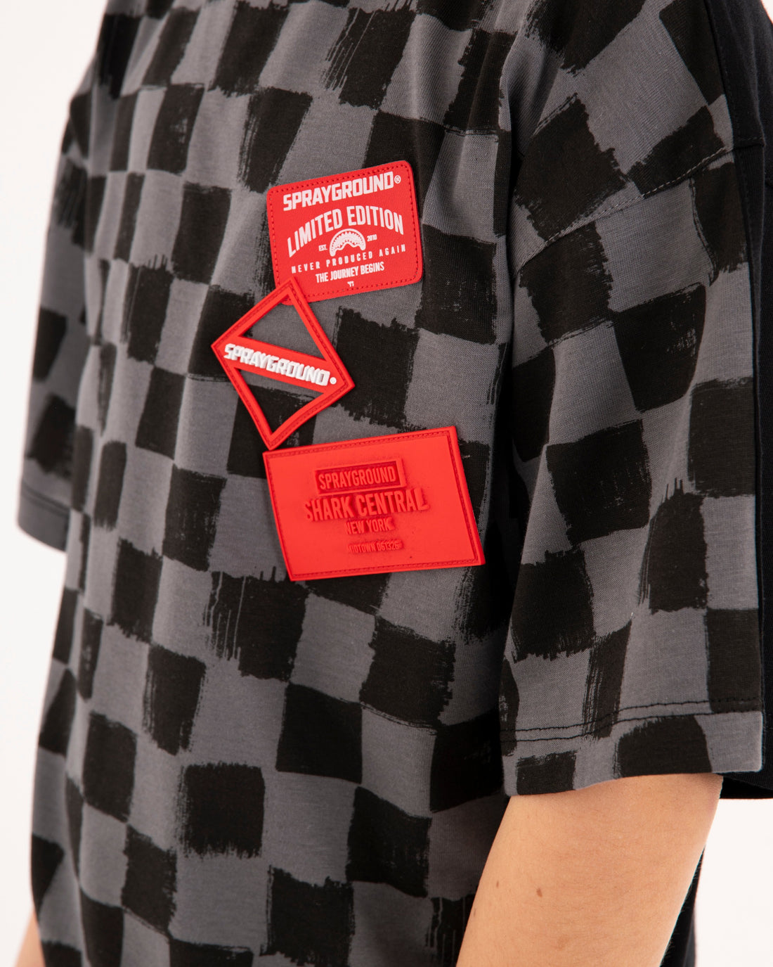 TURN AROUND OVER T-SHIRT