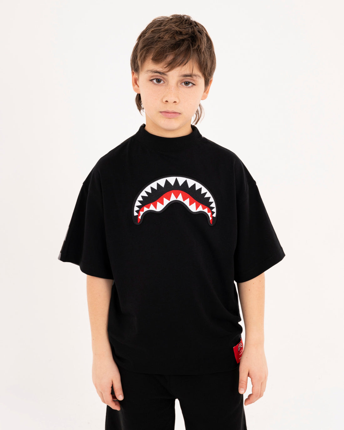 TURN AROUND OVER T-SHIRT