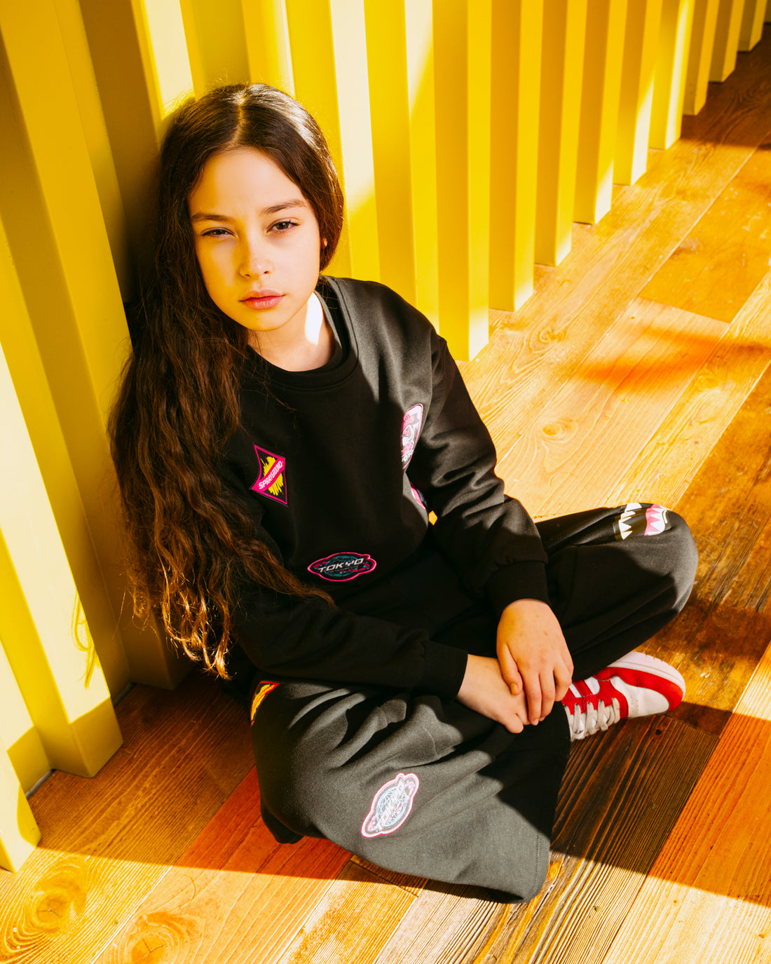 SHARK IN JAPAN OVER CREWNECK BLACK