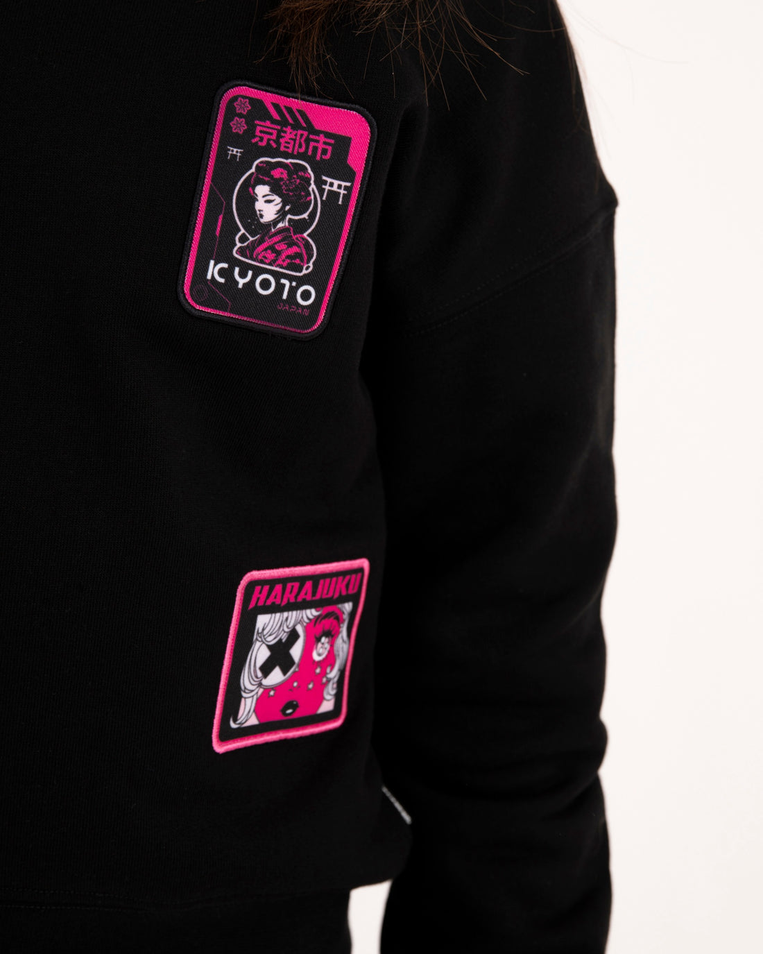 SHARK IN JAPAN OVER CREWNECK BLACK