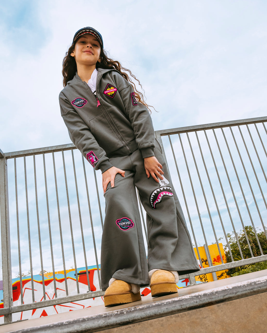 SHARK IN JAPAN OVER FULL-ZIP HOODIE