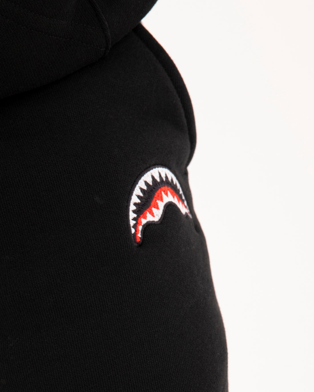 SHARK OVER HOODIE BLACK