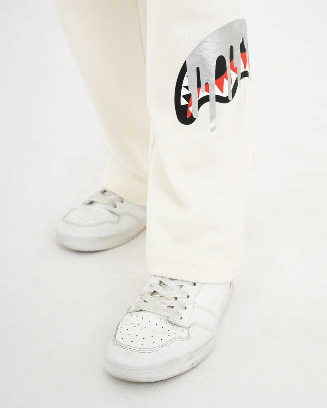 SILVER DRIP OVER PANTS