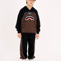 CHECKERED CONTRAST OVER PANTS