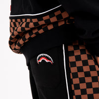 CHECKERED CONTRAST OVER PANTS